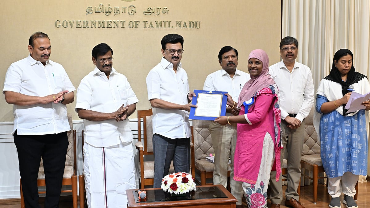 வெளிநாட்டில் பட்டமேற்படிப்பு : 10 சிறுபான்மையின  மாணவர்களுக்கு ரூ.3.60 கோடி உதவித் தொகை!