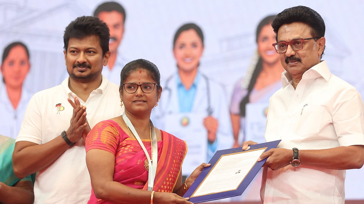 இளம் அரசு பணியாளர்கள் : 9801 நபர்களுக்கு பணிநியமன ஆணைகளை வழங்கிய முதலமைச்சர் மு.க.ஸ்டாலின்!