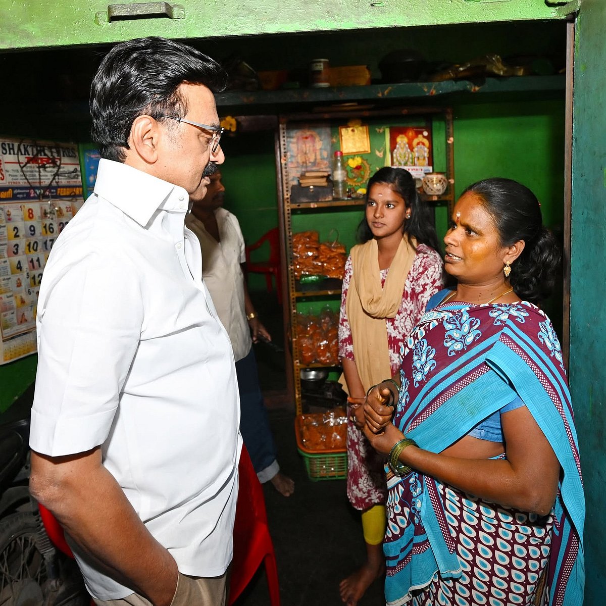 ஒரே தவணையில் ரூ.5 ஆயிரம் கலைஞர் மகளிர் உரிமைத் தொகை… முதலமைச்சருக்கு நன்றி தெரிவிக்க திரண்ட பெண்கள்!