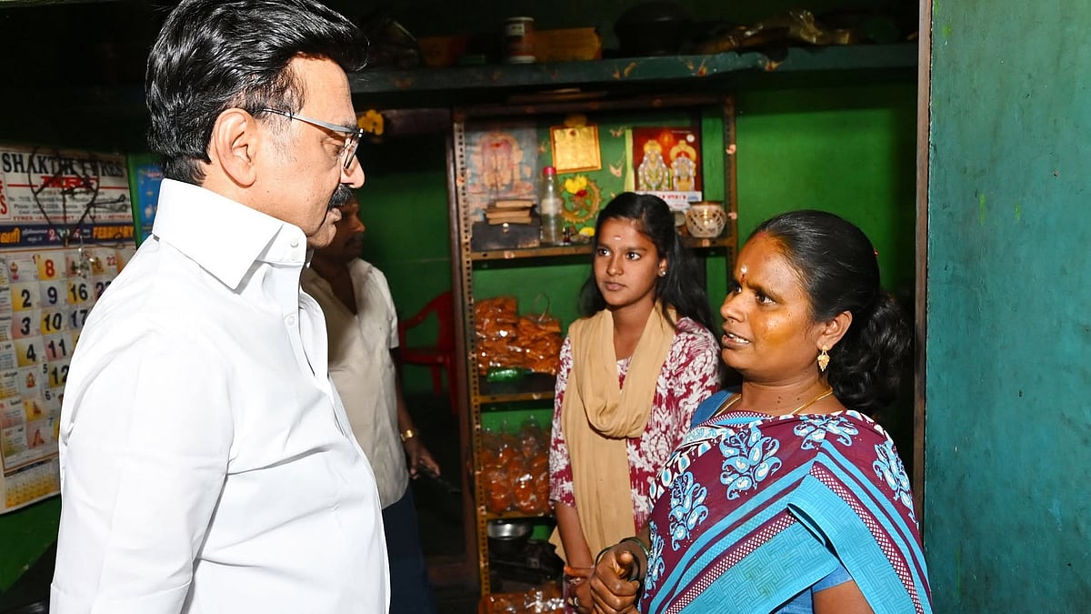 குழந்தைகளின் கல்விக்கு உதவும் உரிமைத் தொகை : முதலமைச்சரிடம் மகிழ்ச்சியுடன் சொன்ன மேகலா என்ற பெண் !