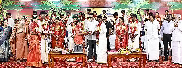 திருக்கோயில்கள் சார்பில் 32 இணைகளுக்கு திருமணம் - மாண்புமிகு தமிழ்நாடு முதலமைச்சர் திரு.மு.க.ஸ்டாலின் அவர்கள் தலைமையேற்று ஜூலை 2, 2025 அன்று நடத்தி வைத்தார்.