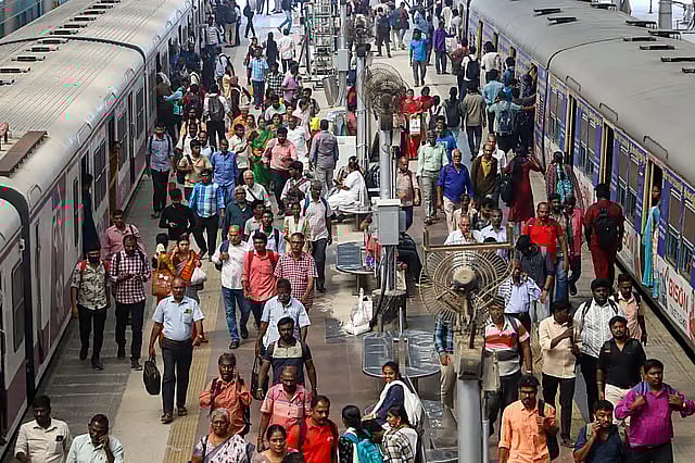 புறநகர் ரயில் ரத்து - தென்னக ரயில்வேயின் அலட்சியம்.. கேட்காமலேயே அரசு பேருந்து சேவை: அமைச்சர் சிவசங்கர்!