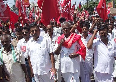 இறந்தாலும் மற்றவர்களுக்கு உதவும் அந்த மனசு இருக்கே... தானமாக வழங்கப்பட்ட தோழர் நல்லகண்ணுவின் உடல்!