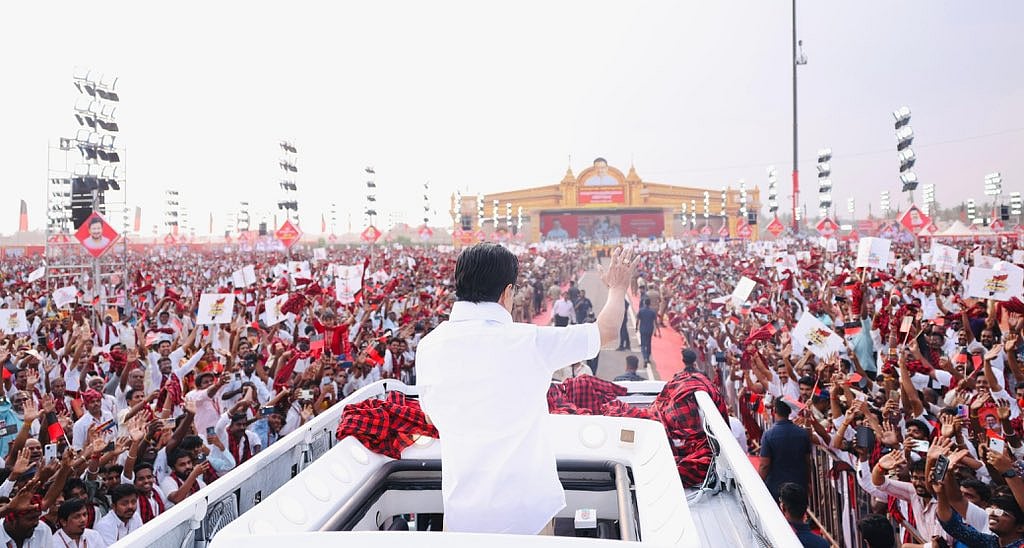 “குஜராத் மோடியா? இந்த லேடியா?” என்று சவால்விட்டவர் மீது மோடிக்கு திடீர் பாசம்! : முதலமைச்சர் விமர்சனம்!