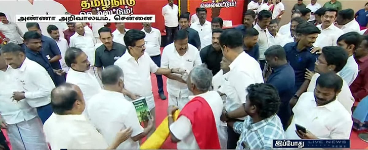 தொடர்ந்து 3 மணி நேரம்...வாழ்த்து மழை பொழியும் தொண்டர்கள்... நின்றுகொண்டே பெற்ற முதலமைச்சர் மு.க.ஸ்டாலின்!