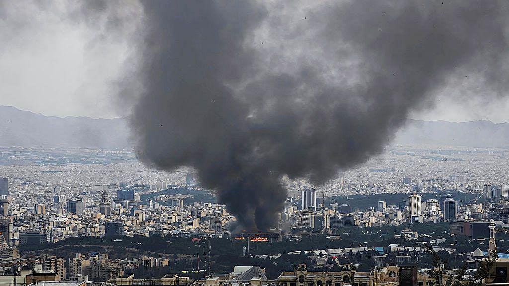 மூண்டது அமெரிக்கா, இஸ்ரேல் - ஈரான் போர்.. தமிழர்களுக்காக களத்தில் இறங்கியது தமிழ்நாடு அரசு! |Help Line