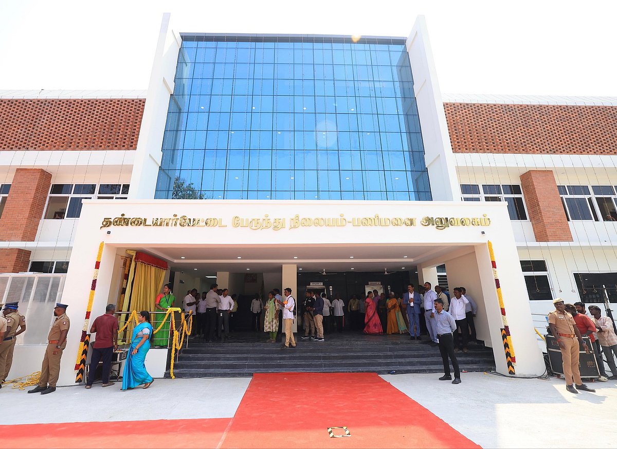 100 புதிய தாழ்தள மின்சாரப் பேருந்துகள் இயக்கம்! : துணை முதலமைச்சர் உதயநிதி ஸ்டாலின் தொடங்கி வைத்தார்!