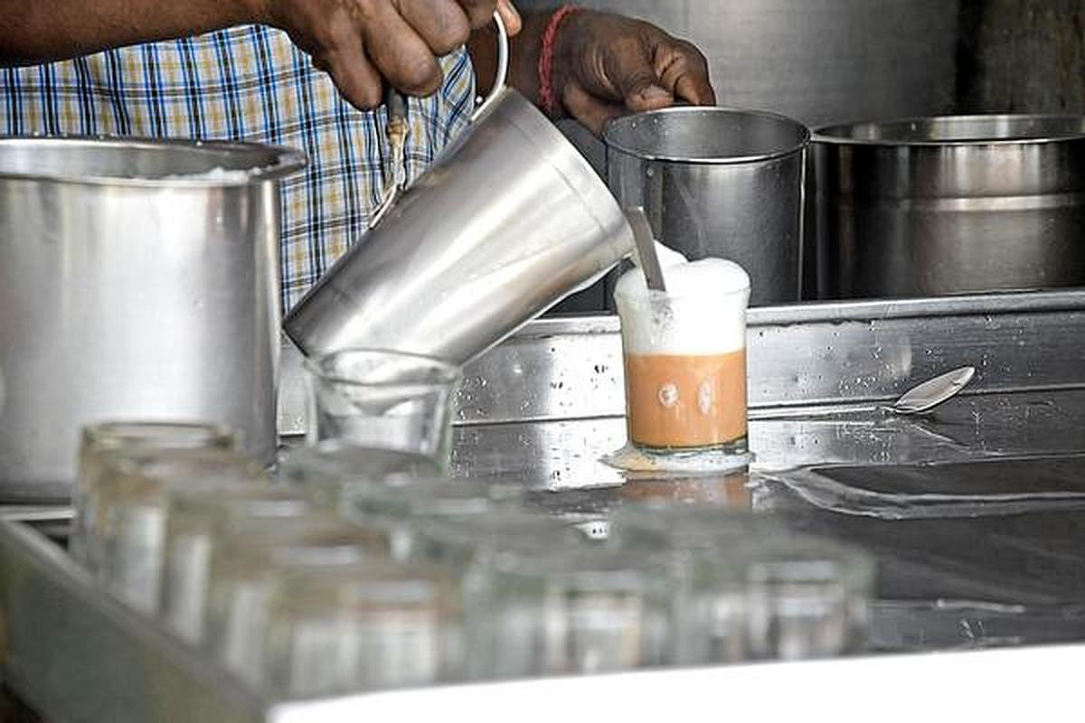 ஈரான்- இஸ்ரேல் போர் எதிரொலி : சிலிண்டர் விநியோகம் நிறுத்தம்... உயரும் டீ விலையால் அதிர்ச்சி!