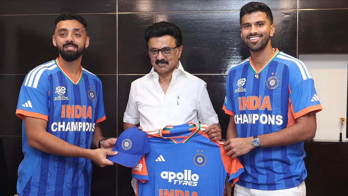 முதலமைச்சரிடம் வாழ்த்து பெற்ற வருண், வாஷிங்டன் சுந்தர்… கையில் கொடுத்த ஆச்சரியப் பரிசு: முழு விவரம்!