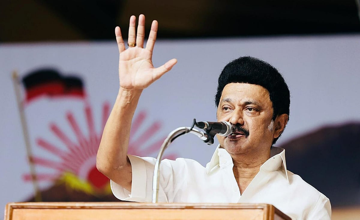 “முதலமைச்சர் செல்லும் இடமெல்லாம் மக்கள் வெள்ளத்தில் நீந்திச் செல்கிறார்!” : முரசொலி தலையங்கம்!