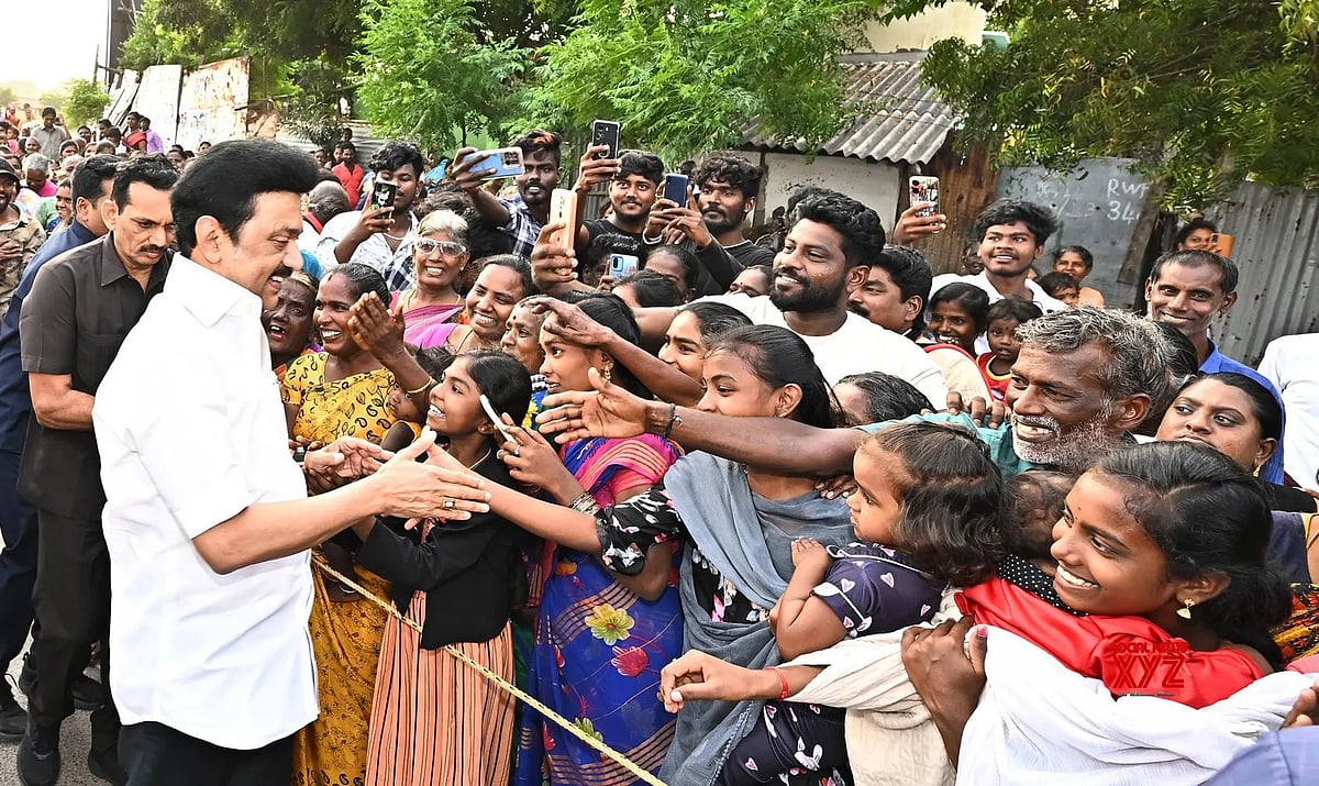 “முதலமைச்சர் செல்லும் இடமெல்லாம் மக்கள் வெள்ளத்தில் நீந்திச் செல்கிறார்!” : முரசொலி தலையங்கம்!