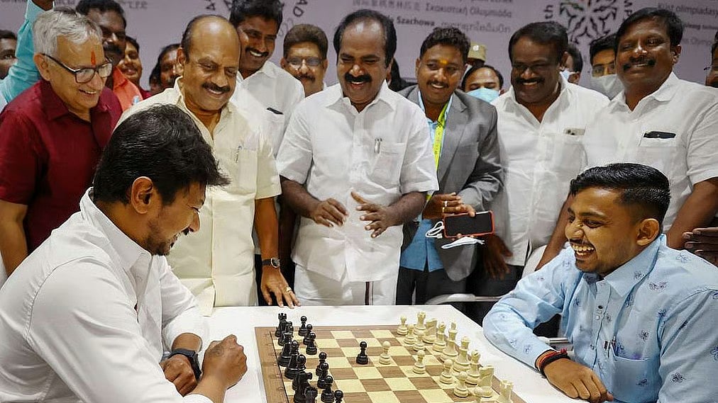 மாவட்டம்தோறும் ‘செஸ் பயிற்சி மையங்கள்' : விளையாட்டு துறைக்கு 19 தேர்தல் வாக்குறுதி கொடுத்த தி.மு.க!