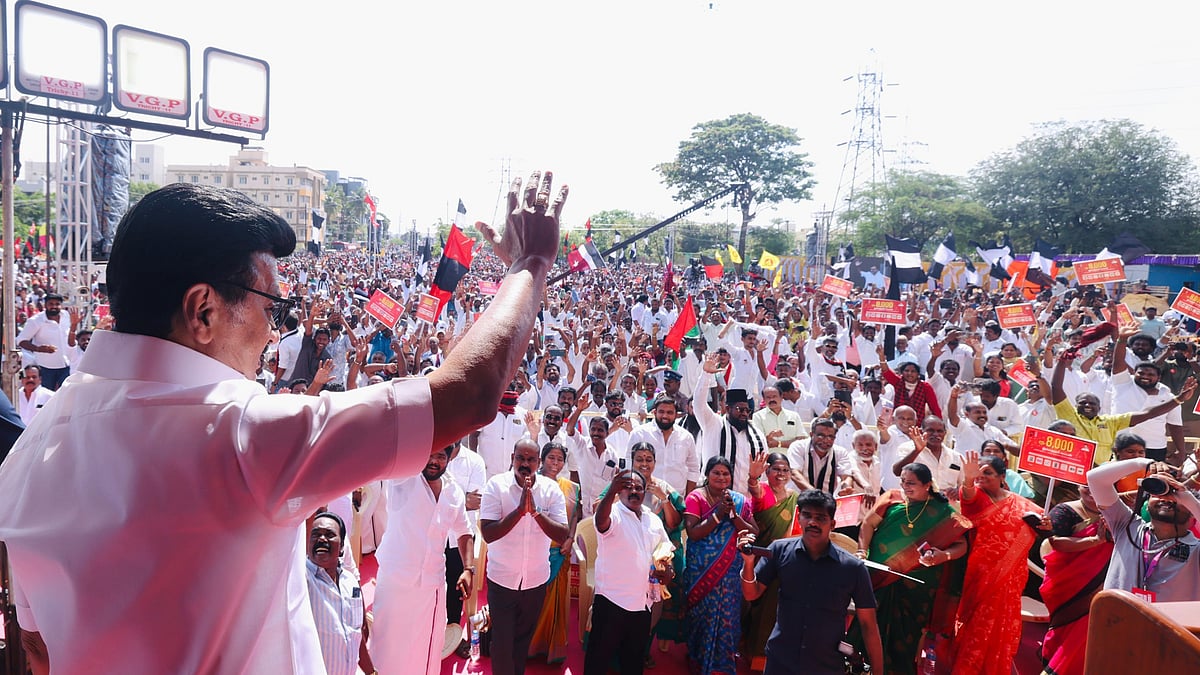 “தி.மு.க கூட்டணி மீண்டும் அரியணை ஏறும்” : Poll Tracker வெளியிட்டுள்ள கருத்துக்கணிப்பு  முடிவு!