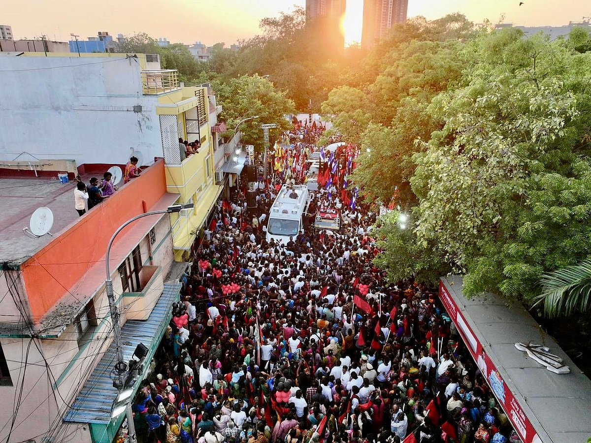 “உங்கள் வீட்டுப்பிள்ளை வேண்டுமா? எங்கிருந்தோ வந்து நாடகமாடுபவர் வேண்டுமா?” : பெரம்பூரில் முதல்வர் உரை!
