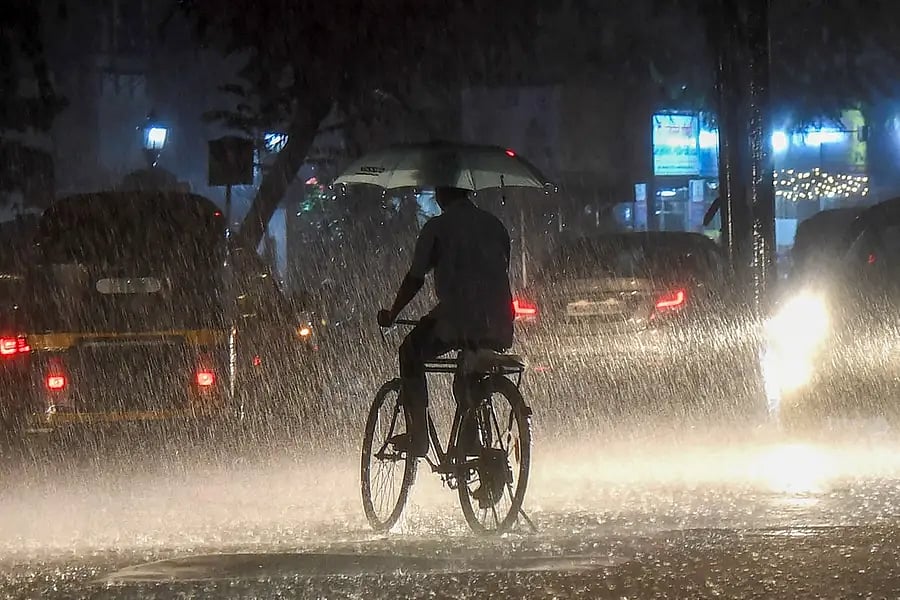 “வேலூரில் 41.5° செல்சியஸ் வெப்பத்துடன் உச்சம் தொட்ட வெயில்!” : வானிலை ஆய்வு மையம் தகவல்!