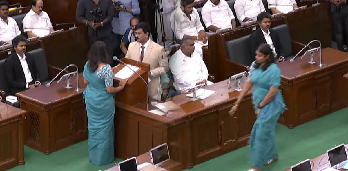 மறந்துட்டியா..?! - வெற்றி சான்றிதழை மறந்த தவெக பெண் அமைச்சர்.. பதவியேற்காமல் அனுப்பி வைக்கப்பட்ட சோகம்!