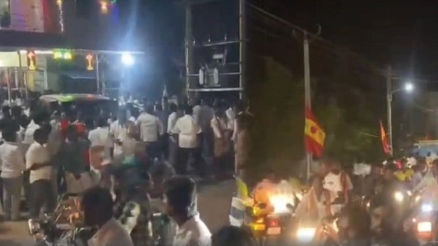 பிறந்தநாள் கொண்டாட்டம் என்ற பெயரில் அட்டகாசம் : பொதுமக்களுக்கு இடையூறு ஏற்படுத்தும் த.வெ.க-வினர்!