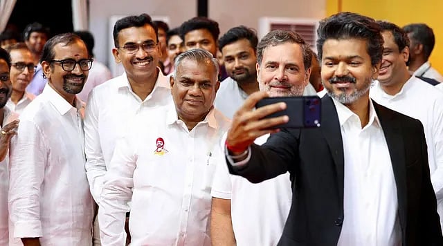 இலாகா இல்லாத அமைச்சர்கள் : தேங்கிக்கிடக்கும் கோப்புகள் - அலட்சியத்துடன் இருக்கும் த.வெ.க அரசு!