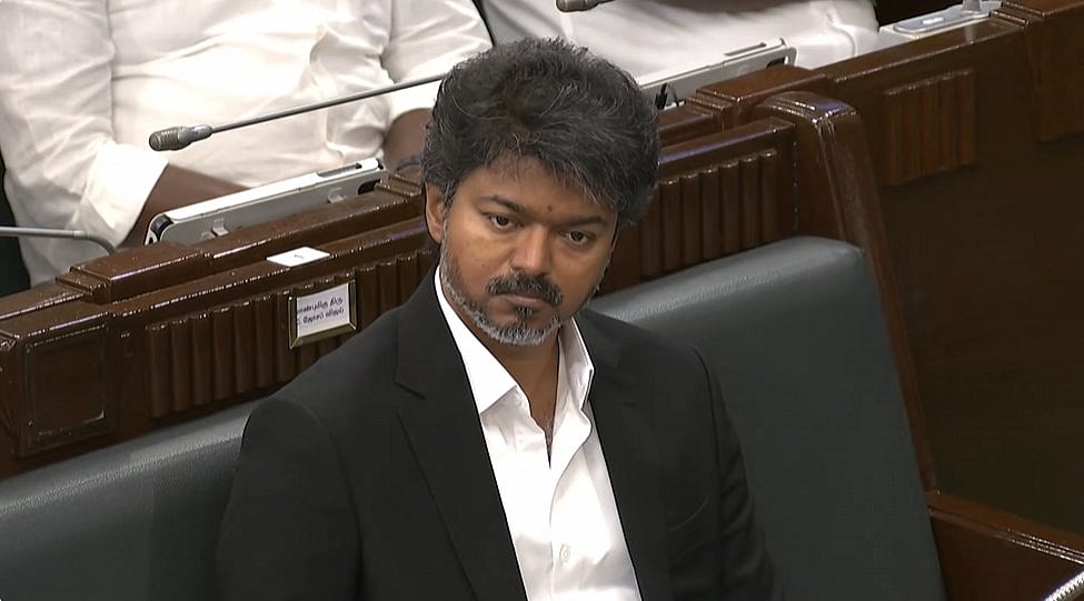 ஆட்சியைக் காப்பாற்றிக் கொள்ள குதிரை பேரம்.. விஜய் விளக்கம் அளிக்க வேண்டும்... - வெளுத்தெடுத்த முரசொலி !