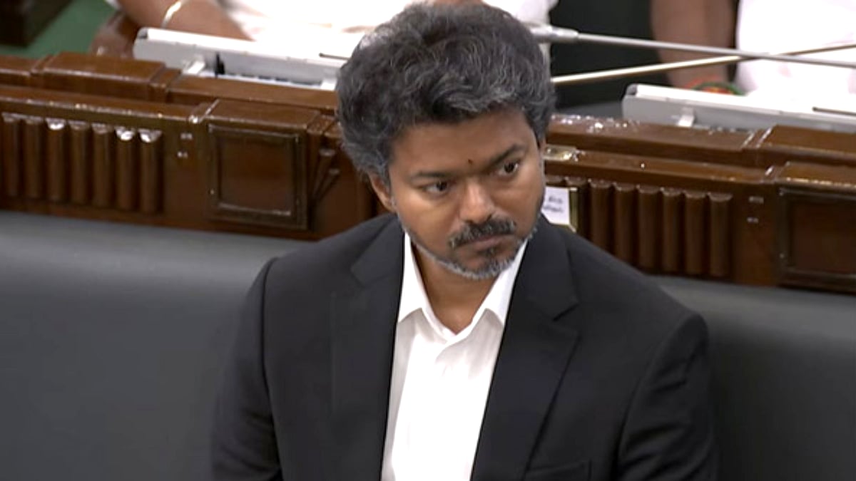 ஆட்சியைக் காப்பாற்றிக் கொள்ள குதிரை பேரம்.. விஜய் விளக்கம் அளிக்க வேண்டும்... - வெளுத்தெடுத்த முரசொலி !