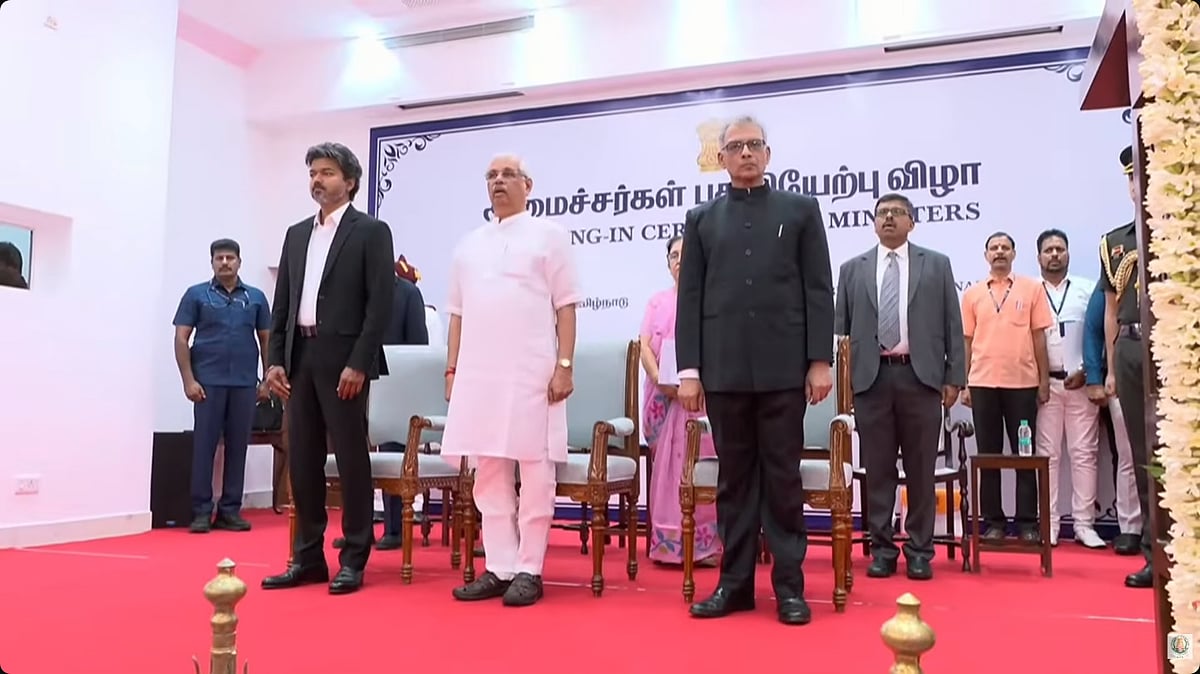 மீண்டும் ‘வந்தே மாதரம்’ முதலில்... தமிழ்த்தாய் வாழ்த்தை பின்னுக்குத் தள்ளிய தவெக அரசு : குவியும் கண்டனம்!