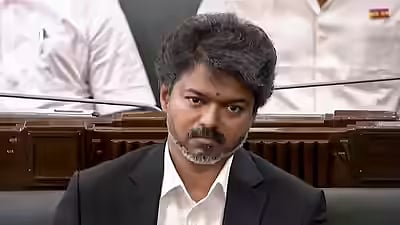 “ஒவ்வொரு நாளும் ‘விஜய்’யின் அரிதாரம் கலைந்து கொண்டே வருகிறது!” : முரசொலி தலையங்கம் விமர்சனம்!