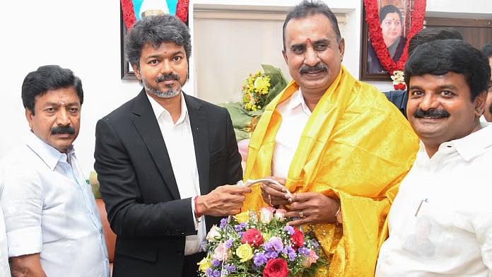 “விஜய் அரசின் சரிவு தொடங்கி இருக்கிறது!” : முரசொலி தலையங்கம் விமர்சனம்!