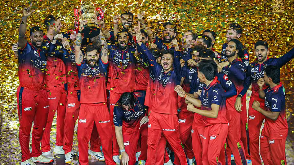 ”தொடர்ந்து 2வது ஐபிஎல் கோப்பை… சாதனை படைத்த RCB.. தோனி, ரோகித் பட்டியலில் ரஜத் படிதார்” - முழு விவரம்!