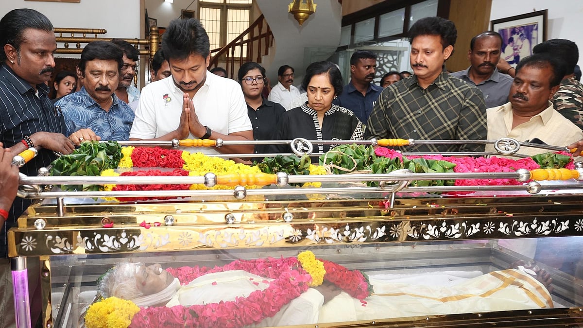 கலையுலகிற்கு ஈடு செய்ய முடியாத பேரிழப்பு : எதிர்க்கட்சி தலைவர் உதயநிதி ஸ்டாலின் இரங்கல்!