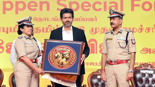 ஸ்ரீவைகுண்டம் பெண்ணும் சிங்கப் பெண் படையும்...! : துர்நாற்ற ஆட்சி நடத்தி வரும் விஜய் - முரசொலி!
