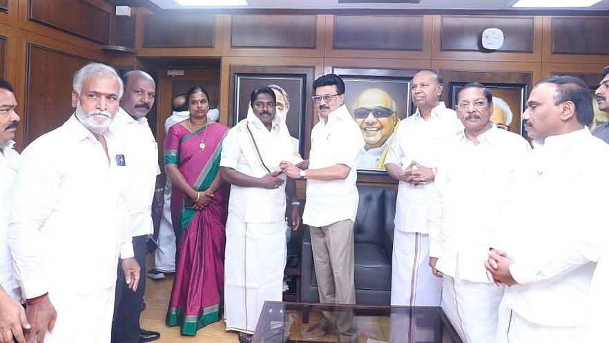 “கழகத் தலைவர் மு.க.ஸ்டாலின் முன்னிலையில்.. திமுக-வில் இணைந்த அதிமுக முன்னாள் அமைச்சர் பெஞ்சமின்”