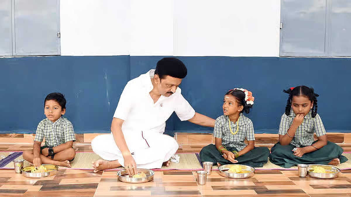 “ஏழை மாணவர்களின் பசி போக்கிய காலை உணவுத் திட்டம்.. திராவிட நாயகர் மு.க.ஸ்டாலினின் தொலைநோக்கு பார்வை”