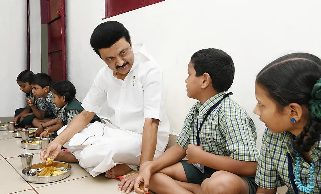 “ஏழை மாணவர்களின் பசி போக்கிய காலை உணவுத் திட்டம்.. திராவிட நாயகர் மு.க.ஸ்டாலினின் தொலைநோக்கு பார்வை”