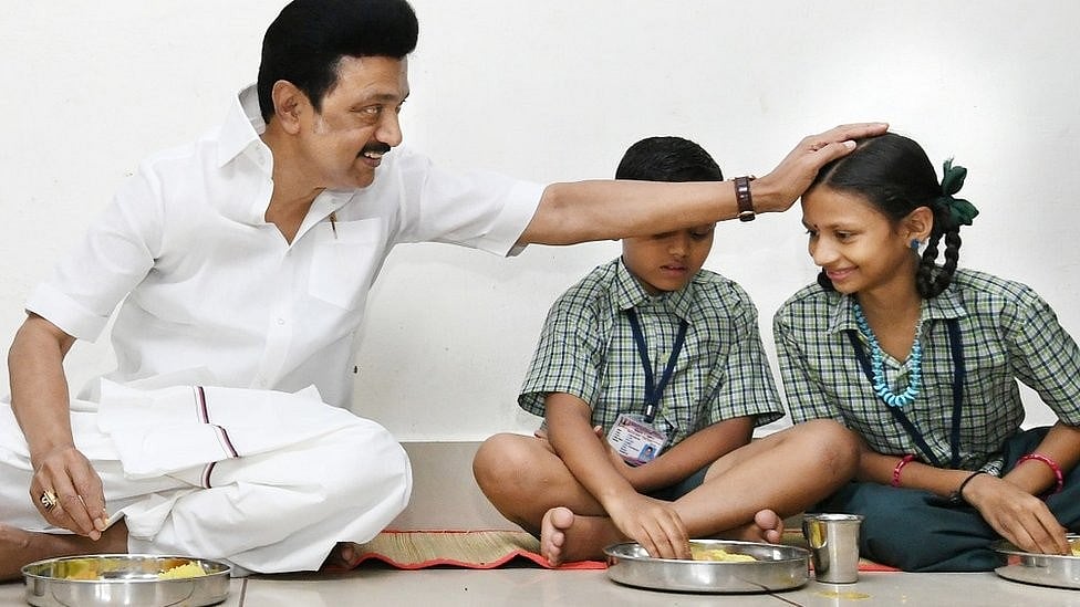 “ஏழை மாணவர்களின் பசி போக்கிய காலை உணவுத் திட்டம்.. திராவிட நாயகர் மு.க.ஸ்டாலினின் தொலைநோக்கு பார்வை”