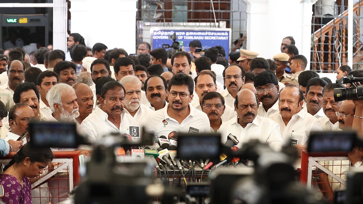 “த.வெ.க அரசு காப்பி பேஸ்ட் அரசு ;
ஆளுநர் உரையை  வன்மையாகக் கண்டிக்கிறோம்” : உதயநிதி ஸ்டாலின் முழு பேட்டி!