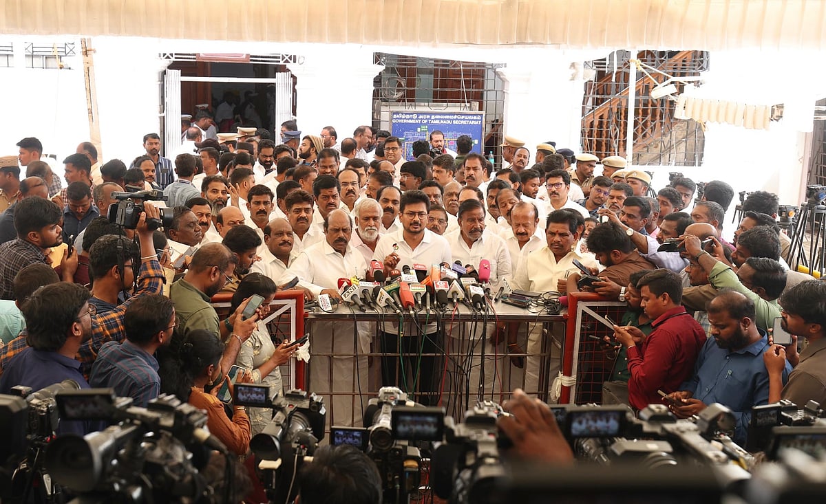 “முதலமைச்சர் கேட்கிறார்... சபாநாயகரும் ‘ஆ... Action’ என்கிறார்!” : உதயநிதி ஸ்டாலின் விமர்சனம்!
