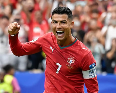 “FIFA உலகக்கோப்பை.. யாரும் தொட முடியாத இரட்டை சாதனை.. மிரட்டும் ரொனால்டோ” : முழு விவரம் அறிக!