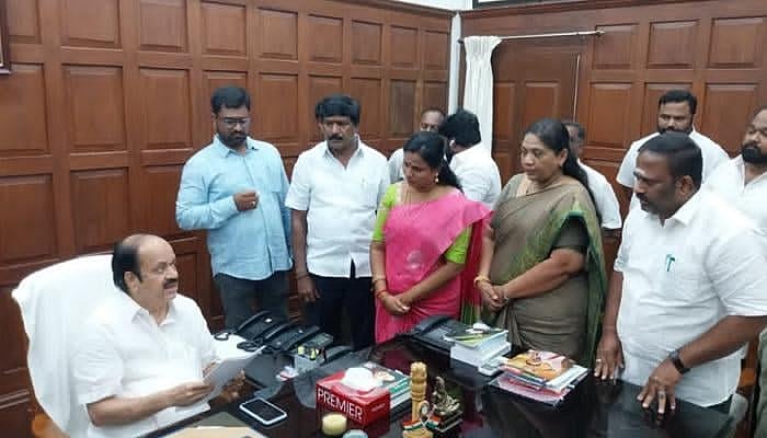 அண்ணா திராவிட கழகமாக மாறும் தமிழக வெற்றிக் கழகம்.. குதிரை பேரம் மூலம் கட்சிக்கு ஆள் சேர்க்கும் விஜய்?