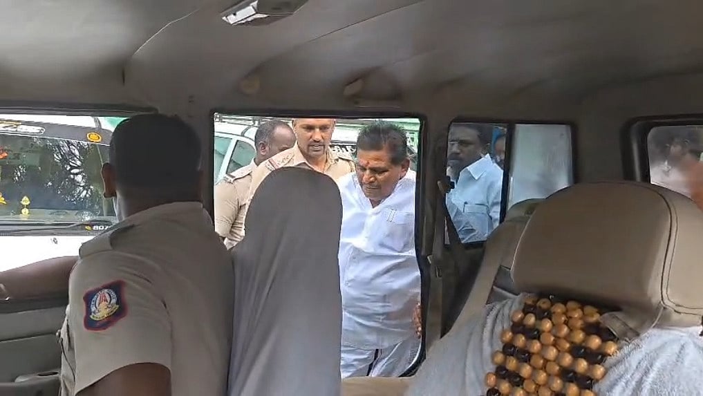 “தி.மு.க எம்.எல்.ஏ அனிதா ராதகிருஷ்ணன் கைது.. தவெக அரசின் பழிவாங்கும் நடவடிக்கை!”