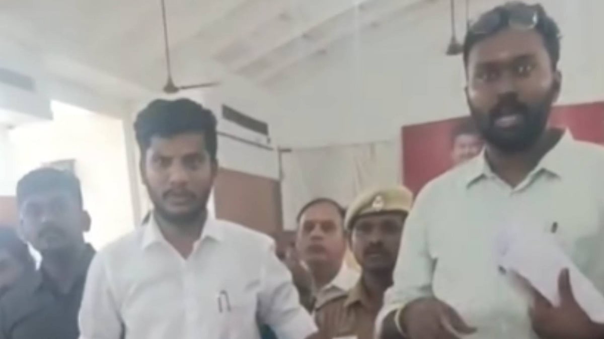 குறைதீர் முகாமில் தவெக அமைச்சர் ரமேஷ் முன் அடாவடி.. கேள்வி கேட்டவர் ஃபோனை பிடிங்கி விரட்டியடிப்பு!