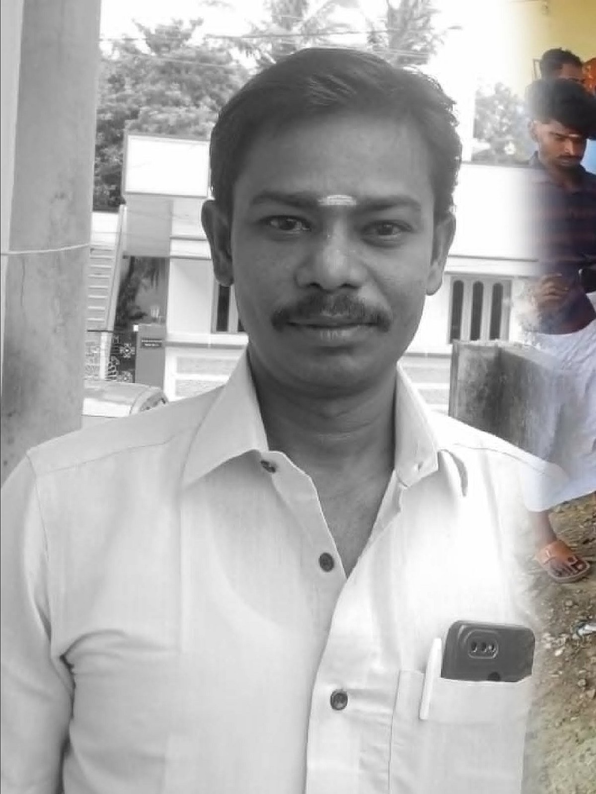 நெல்லையில் நடந்த கொடூரம்.. சுற்றி வளைத்த கும்பல்.. ரத்த வெள்ளத்தில் மிதந்த உடல்.. அச்சத்தில் மக்கள்!