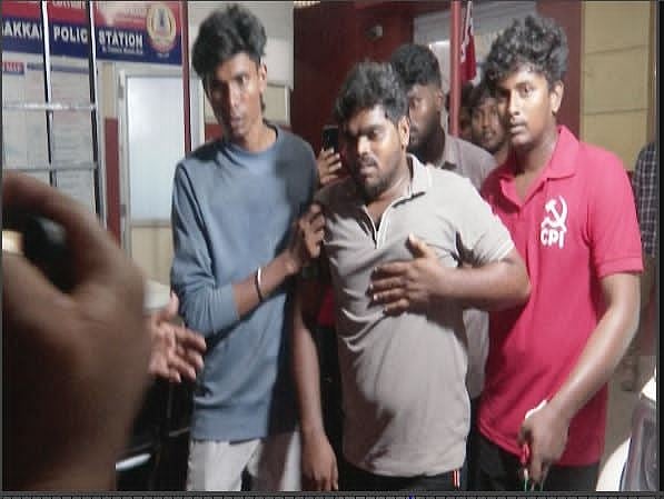 சாதி பெயரை கூறி இழிவு செய்யப்பட்ட Delivery Boy : புகார் கொடுக்க சென்ற இளைஞரை தாக்கிய போலீஸ்!