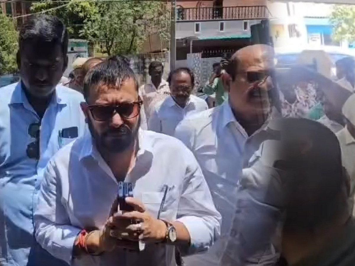 ‘தவெக அமைச்சர் ஸ்ரீநாத்-ன் அலட்சியம்.. 4 மணிநேரத்திற்கும் மேலாக மக்கள் காத்திருப்பு’ - முழு விவரம் உள்ளே!