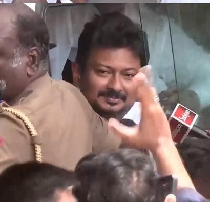 உதயநிதி ஸ்டாலின் கைது கண்டனத்திற்குரியது.. தவெக அரசு அராஜகம் - அரசியல் கட்சித் தலைவர்கள் கடும் கண்டனம்!