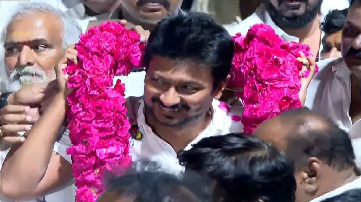 உதயநிதி ஸ்டாலின் விடுவிப்பு... தஞ்சையில் ஆரவாரத்துடன் வரவேற்பு அளித்த தொண்டர்கள் !