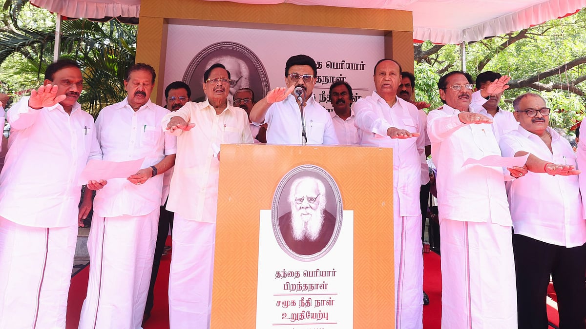 ‘சமூகநீதி நாள்’ -  அண்ணா அறிவாலயத்தில் உடன்பிறப்புகளுடன் தி.மு.க தலைவர் மு.க.ஸ்டாலின் உறுதிமொழி ஏற்பு!