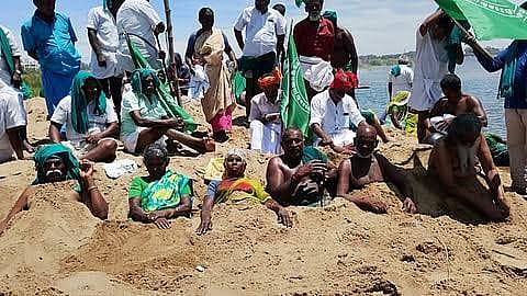 விளம்பர வெறியால் கருகும் சம்பா பயிர்கள்.. விவசாயிகளை கண்டுகொள்ளாமல் இருக்கும் விஜய்.. - உதயநிதி விளாசல்!
