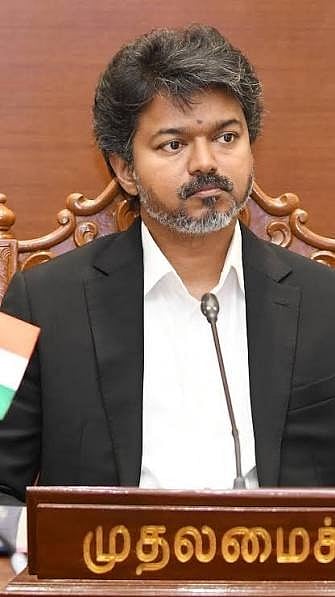 “ஏ.. நிறுத்து...” - அரசுப்பேருந்தை வழிமறித்து ஓட்டுநரை தாக்கிய தவெக-வினர்.. மதுபோதையில் அட்ராசிட்டி! 