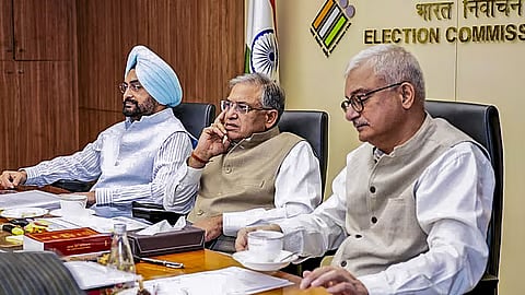 “சதிச்செயல்களில் ஈடுபட்டுள்ள ஞானேஷ்குமார் இனியும் பதவியில் நீடிக்கக் கூடாது” : முரசொலி வலியுறுத்தல்!