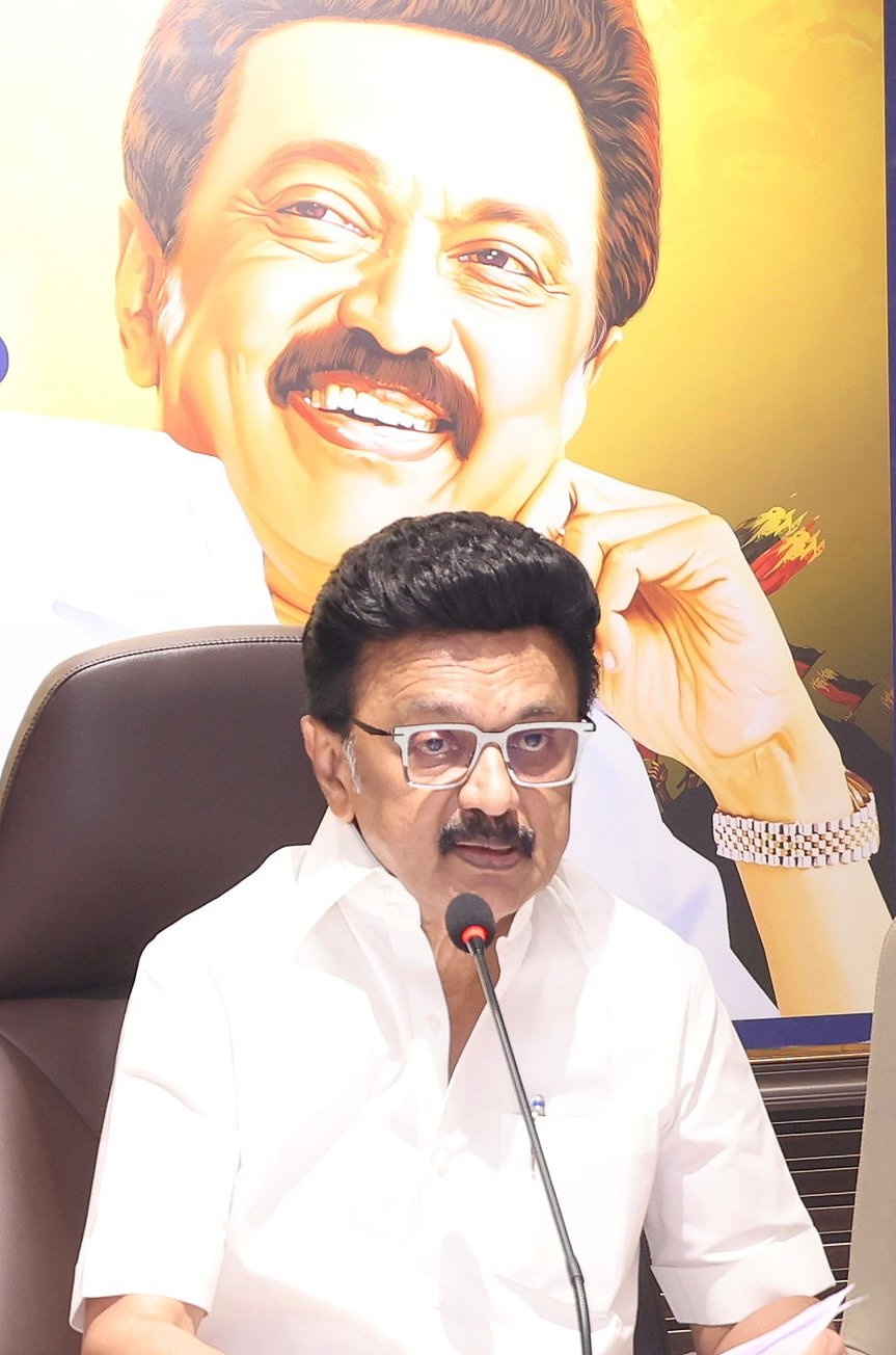 “போராட்டத்திற்கு ஆதரவு.. காங்கிரஸ் இரட்டை வேடம்” : திமுக MP-க்கள் கூட்டத்தில் 4 தீர்மானங்கள் நிறைவேற்றம்!
